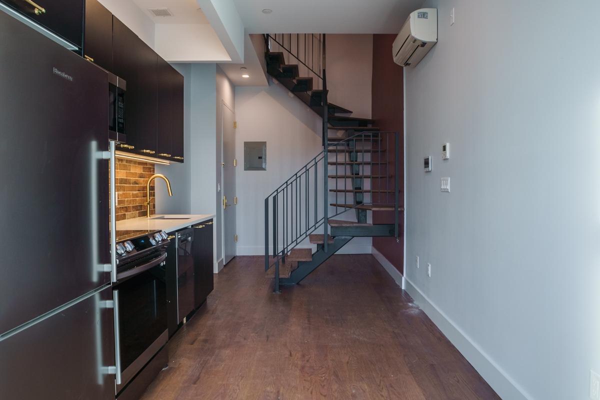 97 Varet St Unit 3B photo 2