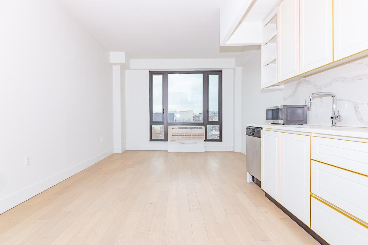 635 4th Ave Unit 506 photo 3