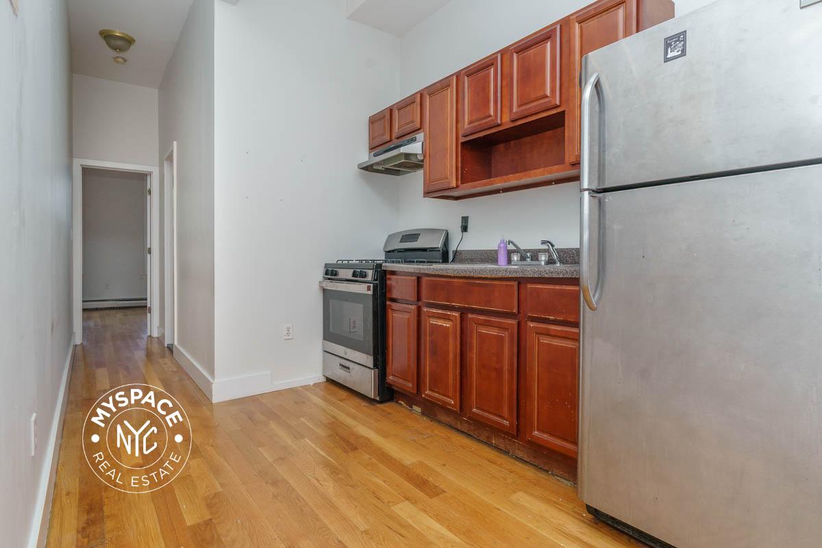 828 Halsey St, Brooklyn, NY 11233 Unit 2B photo 2