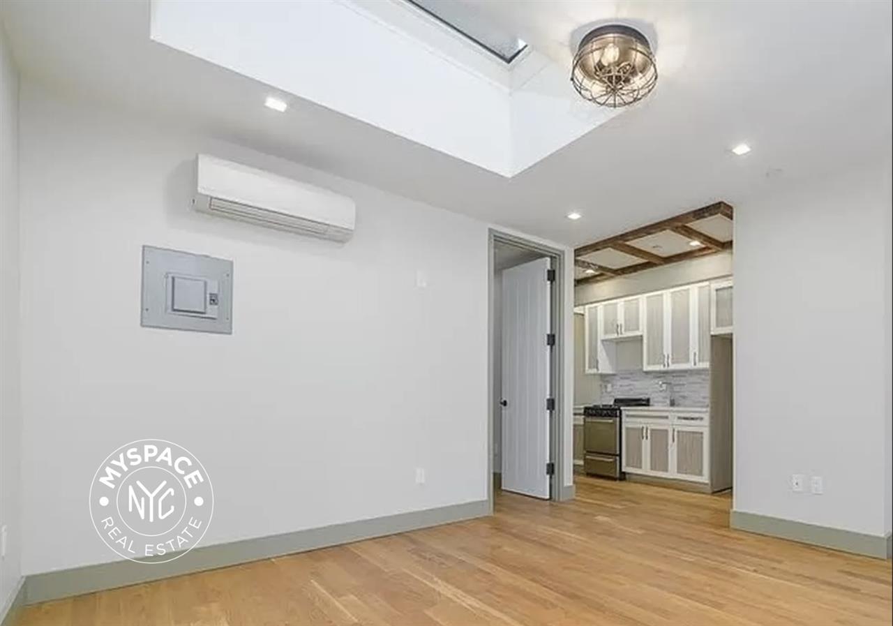 1631 St Johns Pl Unit 2B photo 2