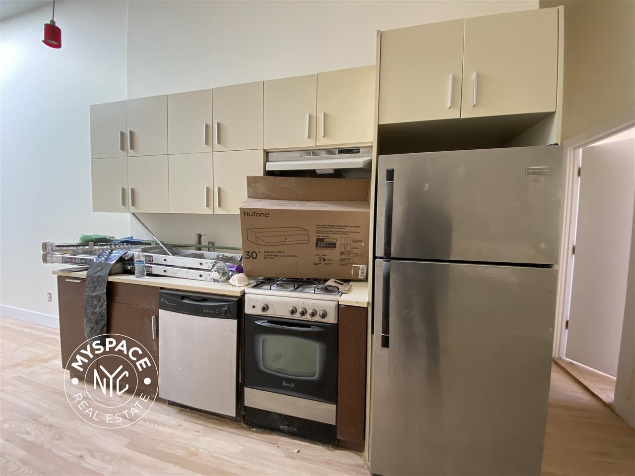 253 Stockholm St Brooklyn, NY 11237 Brooklyn, New York 11237 Unit 1R photo 3