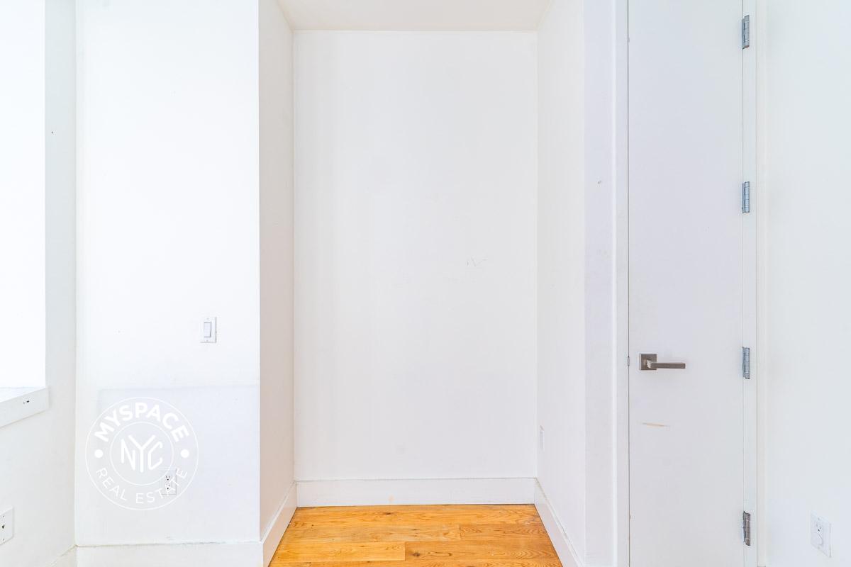 87 Montrose Avenue, Brooklyn, NY Unit 1R photo 4