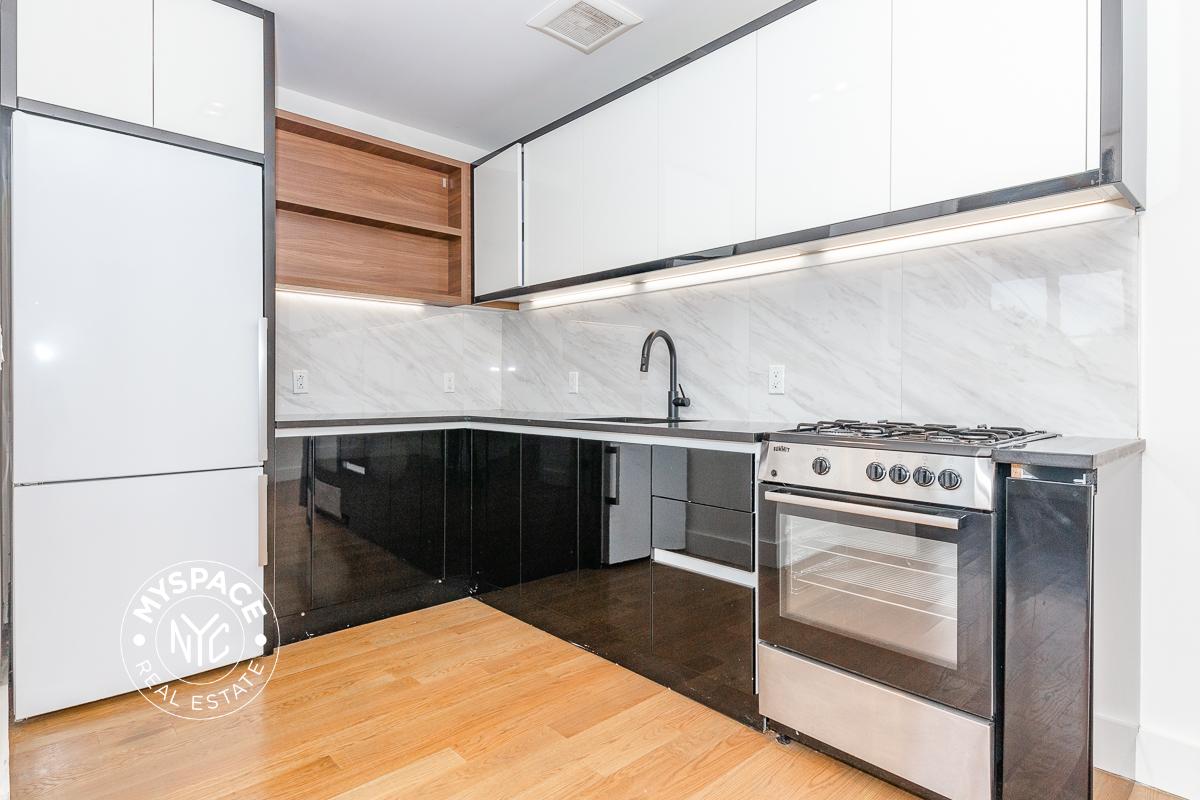 581 Ocean Pkwy, Brooklyn, NY 11218 Unit 8E photo 2