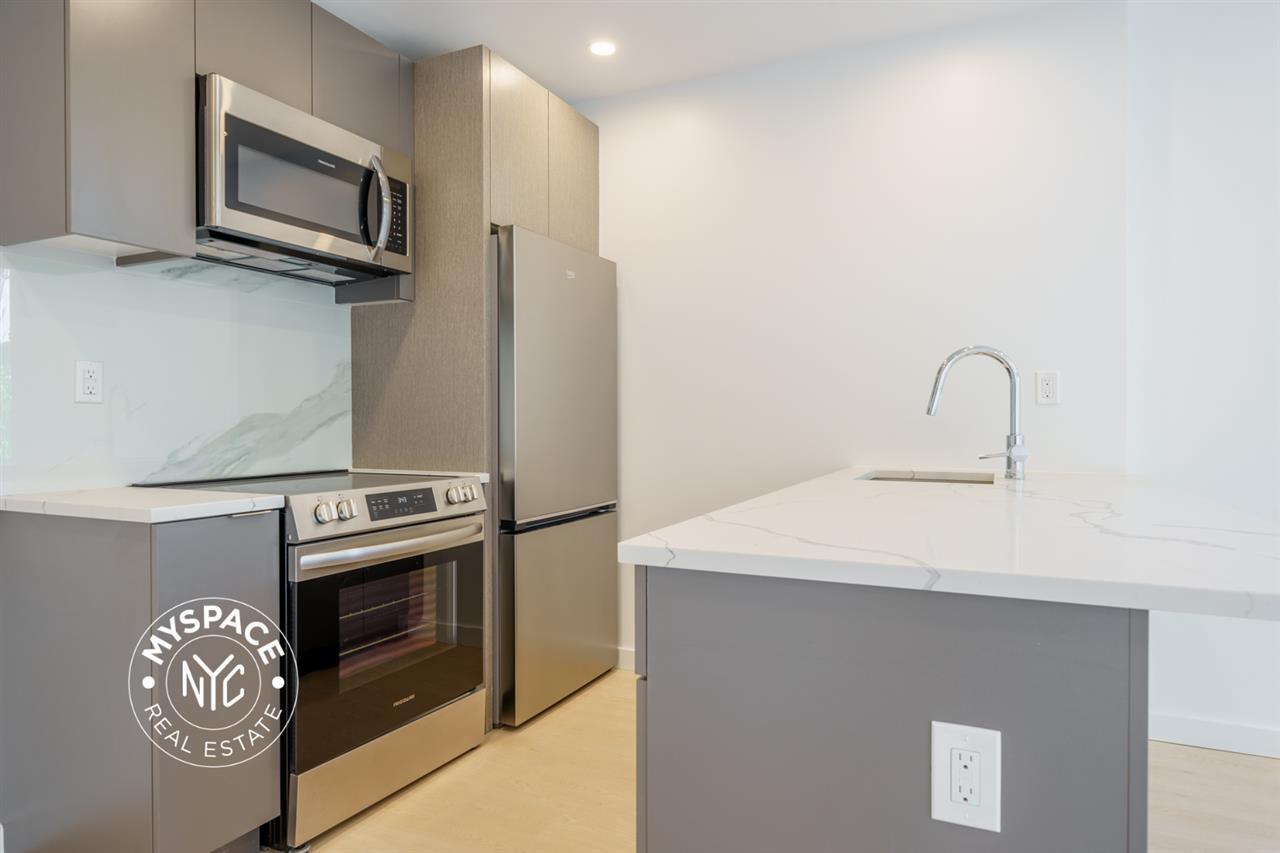 1499 Bedford Avenue Unit 5a photo 3