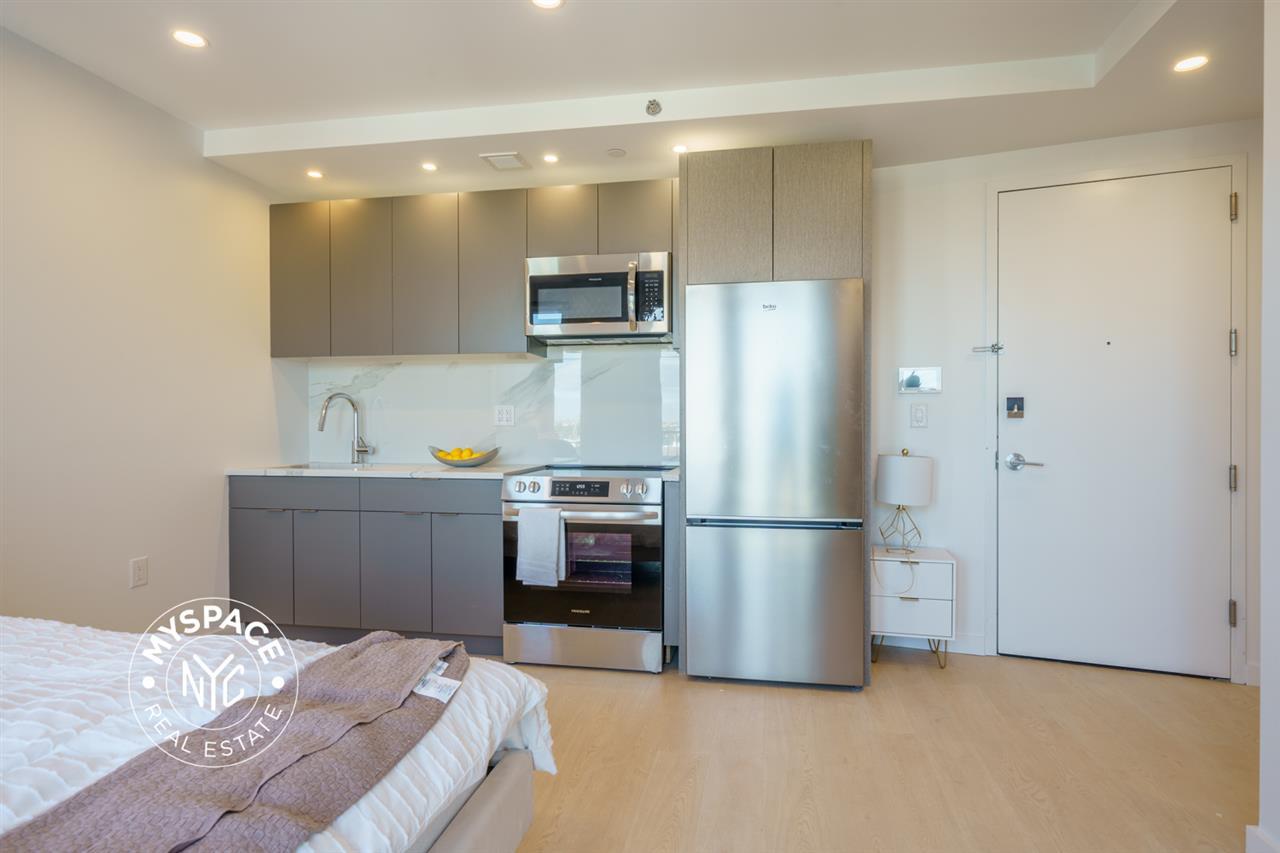 1499 Bedford Avenue Unit 9f photo 4