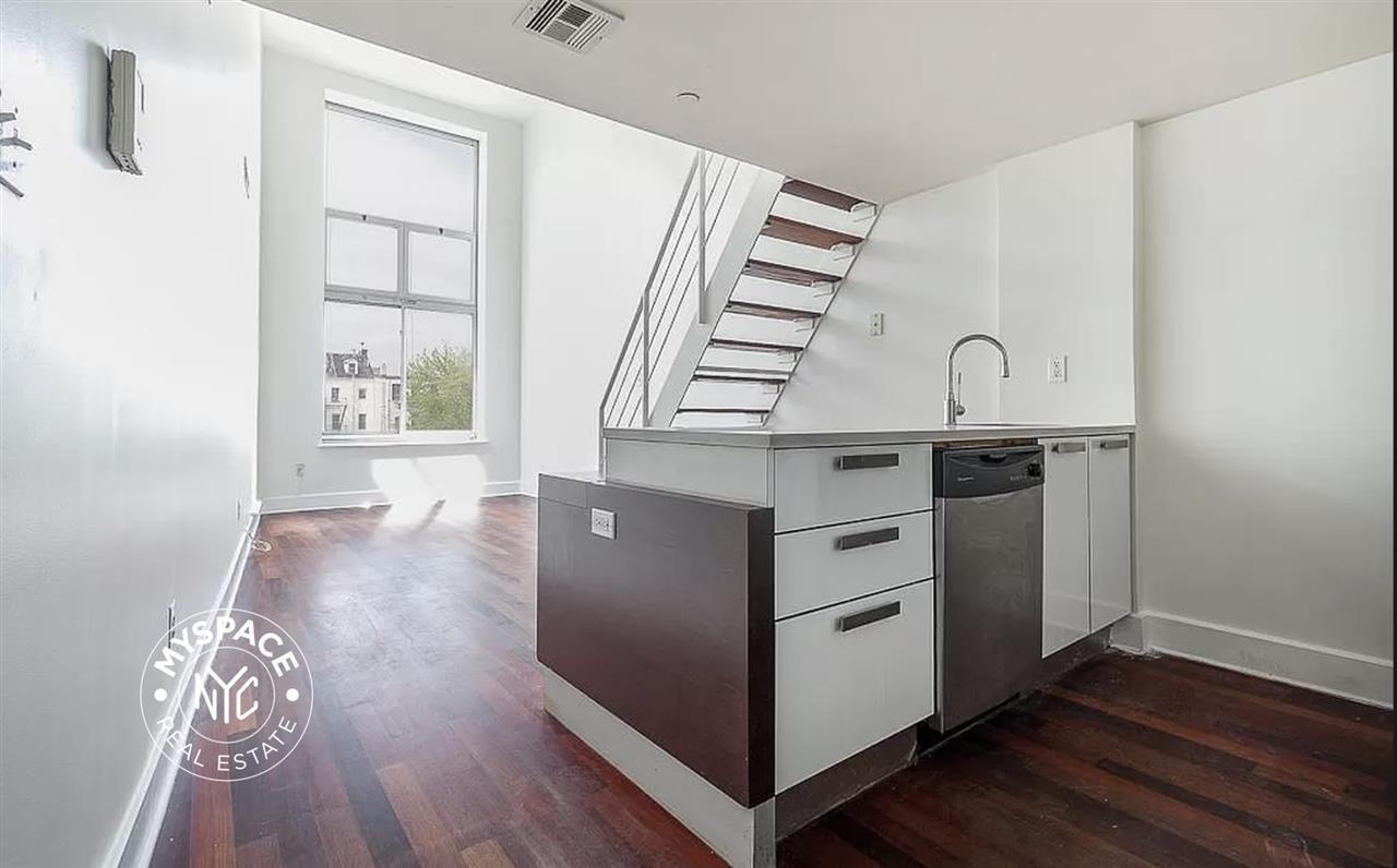 18 Meserole St Brooklyn, NY Unit 3B photo 2