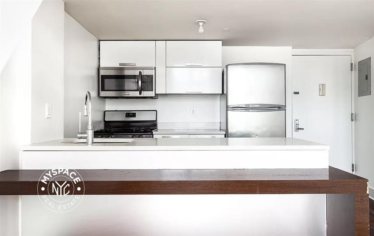 18 Meserole St Brooklyn, NY Unit 3B photo 4